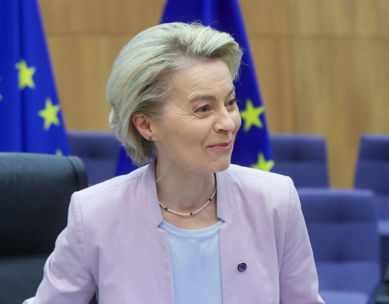 epa11875861 European Commission President Ursula von der Leyen at the start of a meeting of the College of Commissioners in Brussels, Belgium, 05 February 2025. The European Commission will present on the day a communication on tackling challenges with e-commerce platforms. EPA/OLIVIER HOSLET