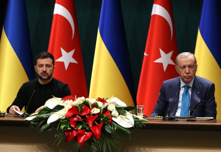 epa11905442 Ukrainian President Volodymyr Zelensky (L) and Turkish President Recep Tayyip Erdogan (R) attend a press conference after their meeting at the Presidential Palace in Ankara, Turkey, 18 February 2025. Zelensky arrived in Ankara for talks with Erdogan as US and Russian top diplomats met in Riyadh, Saudi Arabia without Ukraine. EPA/NECATI SAVAS