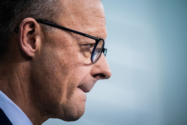 24.02.2025, Berlin: Friedrich Merz, CDU-Bundesvorsitzender und CDU/CSU-Fraktionsvorsitzender im Bundestag, äußert sich während einer Pressekonferenz nach der Sitzung des CDU-Vorstands. Foto: Christoph Soeder/dpa +++ dpa-Bildfunk +++ (KEYSTONE/DPA/Christoph Soeder)