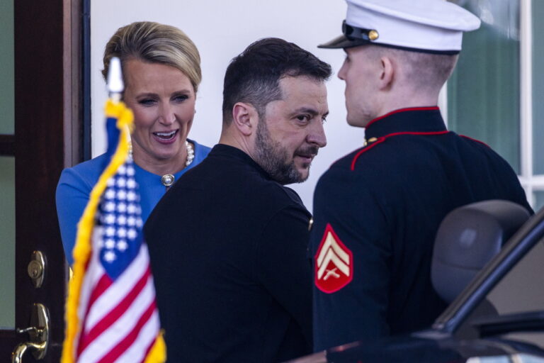 epa11930927 Ukrainian President Volodymyr Zelensky (C) departs after a breakdown in negotiations with US President Donald Trump and a cancellation of the planned joint press conference at the White House in Washington, DC, USA, 28 February 2025. Zelensky arrived in Washington to sign the framework of a deal, pushed by President Trump, to share Ukraine's mineral wealth with the US. EPA/SHAWN THEW