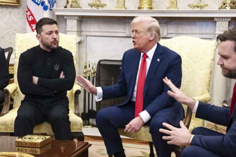 epaselect epa11930783 Ukrainian President Volodymyr Zelensky (L) talks with US President Donald Trump (C) and US Vice President JD Vance (R) in the Oval Office of the White House in Washington, DC, USA, 28 February 2025. Zelensky is in Washington to sign the framework of a deal, pushed by President Trump, to share Ukraines's mineral wealth with the US. EPA/JIM LO SCALZO / POOL