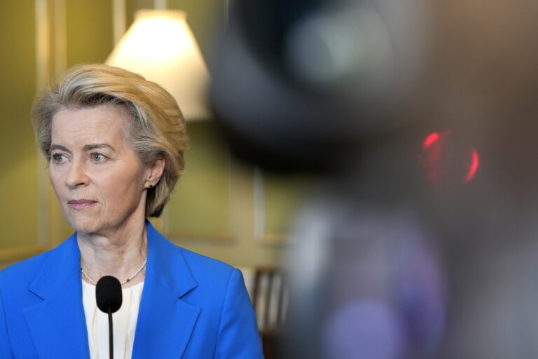 epa11972300 President of the European Commission Ursula von der Leyen talks to the media after a meeting with Danish Prime Minister Frederiksen at the Army Officers' School at Frederiksberg Castle, in Frederiksberg, Denmark, 18 March 2025. EPA/EMIL HELMS DENMARK OUT