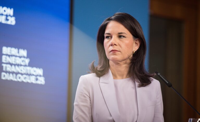 18.03.2025, Berlin: Annalena Baerbock (Bündnis 90/Die Grünen), Bundesaußenministerin, nimmt an einer Pressekonferenz beim «Berlin Energy Transition Dialogue» im Auswärtigen Amt teil. Jedes Frühjahr treffen sich mehr als 2.000 Teilnehmer aus über 130 Ländern, mehr als 50 Außen- und Energieminister und Staatssekretäre sowie rund 100 Redner, um die Zukunft der Erneuerbaren Energien zu besprechen. (zu dpa: «Israelische Angriffe: Baerbock mahnt Verhältnismäßigkeit an») Foto: Hannes P Albert/dpa +++ dpa-Bildfunk +++ (KEYSTONE/DPA/Hannes P Albert)