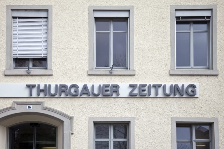 Blick auf die Redaktion der Thurgauer Zeitung, aufgenommen am Donnerstag, 15. April 2010 in Frauenfeld. Die NZZ verkauft ihre Beteiligungen an den Landzeitungen ?Zuercher Unterlaender?, ?Zuerichsee Zeitung? und ?Zuercher Oberlaender? an die Tamedia. Im Gegenzug uebernimmt die NZZ die ?Thurgauer Zeitung? von der Tamedia, wie es in einer Mitteilung vom Donnerstag, 15. April 2010, heisst. (KEYSTONE/Ennio Leanza)