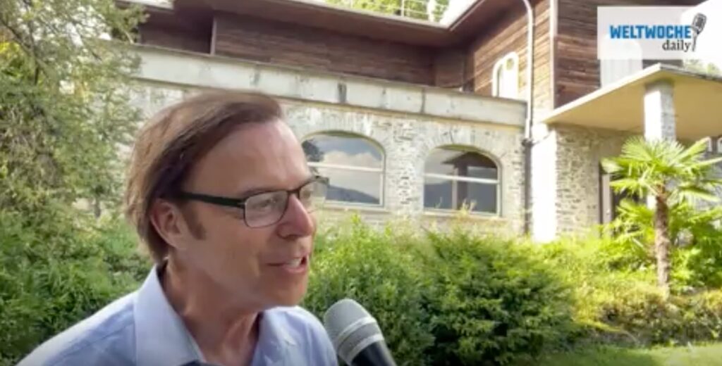 Mythos Ascona: Prof. Christoph Mörgeli auf dem Monte Verità, dem Berg der nackten Wahrheit und Wohnort der ersten veganen Hippie-Kommune der Welt
