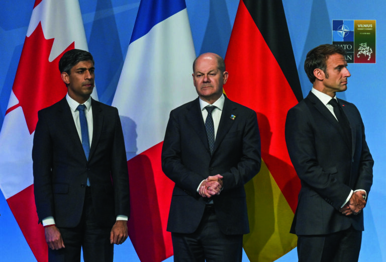 NATO Summit In Vilnius - Day 2 VILNIUS, LITHUANIA - JUNE 12, 2023: L-R British Prime Minister Rishi Sunak, German Chancellor Olaf Scholz, French President Emmanuel Macron, are seen at the G7 Declaration of Joint Support for Ukraine on the second day of the 2023 NATO Summit in Vilnius, on July 12, 2023, in Vilnius, Lithuania Vilnius Lithuania PUBLICATIONxNOTxINxFRA Copyright: xArturxWidakx originalFilename: widak-natosumm230712_np7Tf.jpg