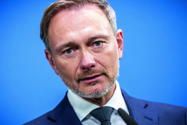 23 November 2023, Berlin: Christian Lindner (FDP), Federal Minister of Finance, gives a press statement on the effects of the Federal Constitutional Court's ruling on the use of budget funds. Photo: Michael Kappeler/dpa (KEYSTONE/DPA/Michael Kappeler)