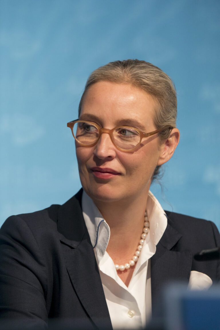 Pressekonferenz der AFD in Berlin zur Wahlnachlese der Landtagswahlen in Thueringen und Sachsen vom 1. September 2024. vlnr: Stefan Moeller / Sprecher LV Thueringen, Dr. Alice Weidel und Tino Chrupalla / Sprecher der AFD Bund und Joerg Urban / Vorsitzender LV Sachsen. no model release. 
Engl: AFD press conference in Berlin on the occasion of the state elections in Saxony and Thuringia. right, far right
copyright: fritz engel / archiv agentur zenit