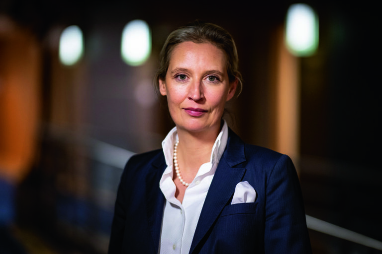 30.11.2022, Berlin: Alice Weidel (AfD), Fraktionsvorsitzende, steht im Jakob-Kaiser-Haus vor ihrem B¸ro.(zu dpa: Zehn Jahre AfD - Parteichefin Weidel sieht Chance aufs Mitregieren) Foto: Fabian Sommer/dpa +++ dpa-Bildfunk +++ (KEYSTONE/DPA/Fabian Sommer)